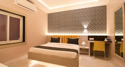 Hotel Sai Swastik Room Type - Deluxe Room
