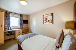 OYO Brentwood Aberdeen City Centre