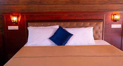 West Bay Palm Tree Beach Resort Room Type - Premium