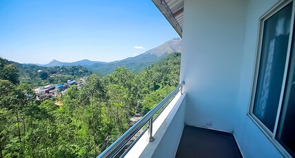 Princess De Munnar Room Type - Deluxe Valley View With Balcony