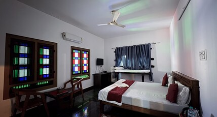 Humming Breeze Room Type - Courtyard view room with 1 hour access to swimming pool
