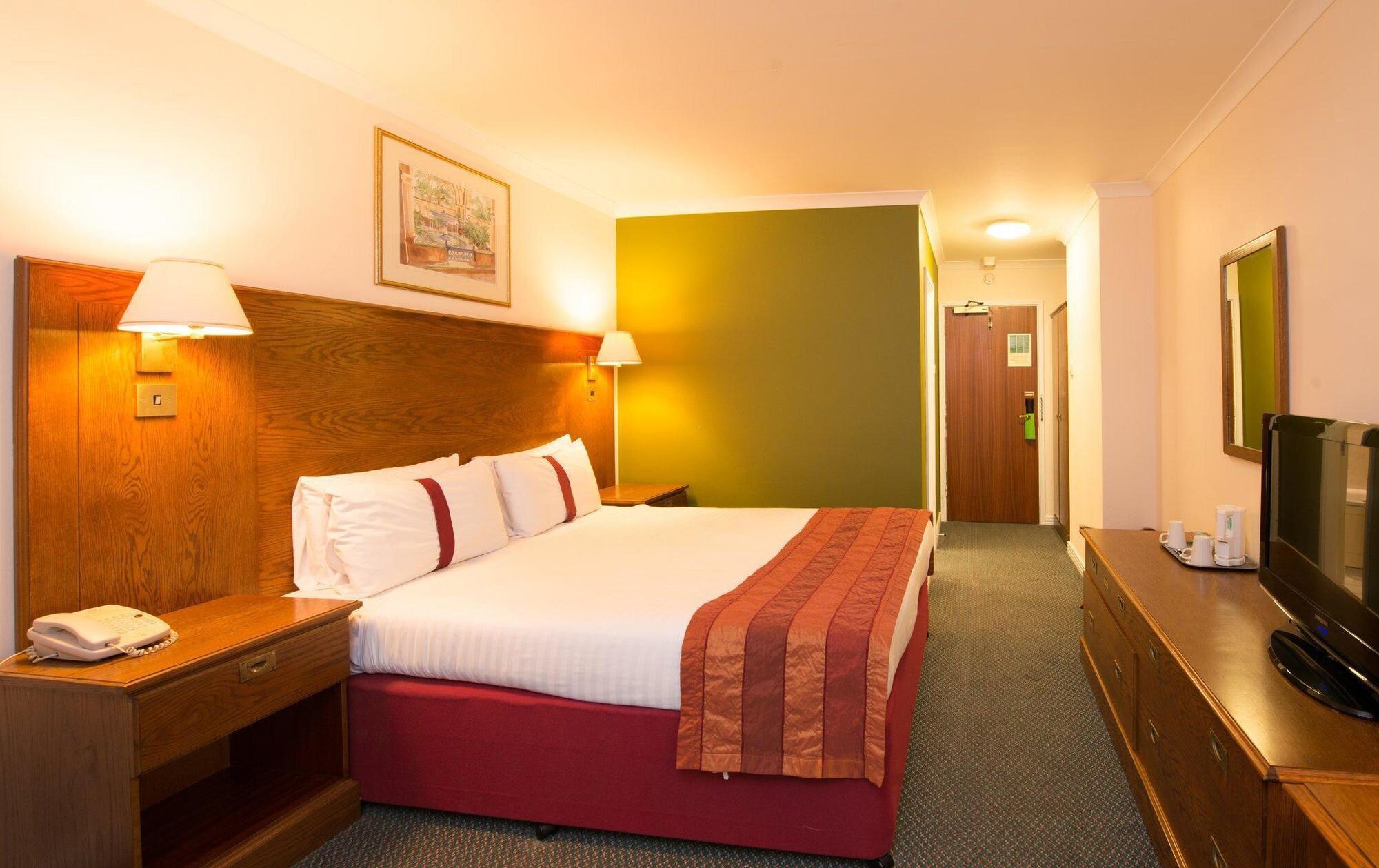Coventry Hotel By Belvilla near City Centre - Tap to explore photos