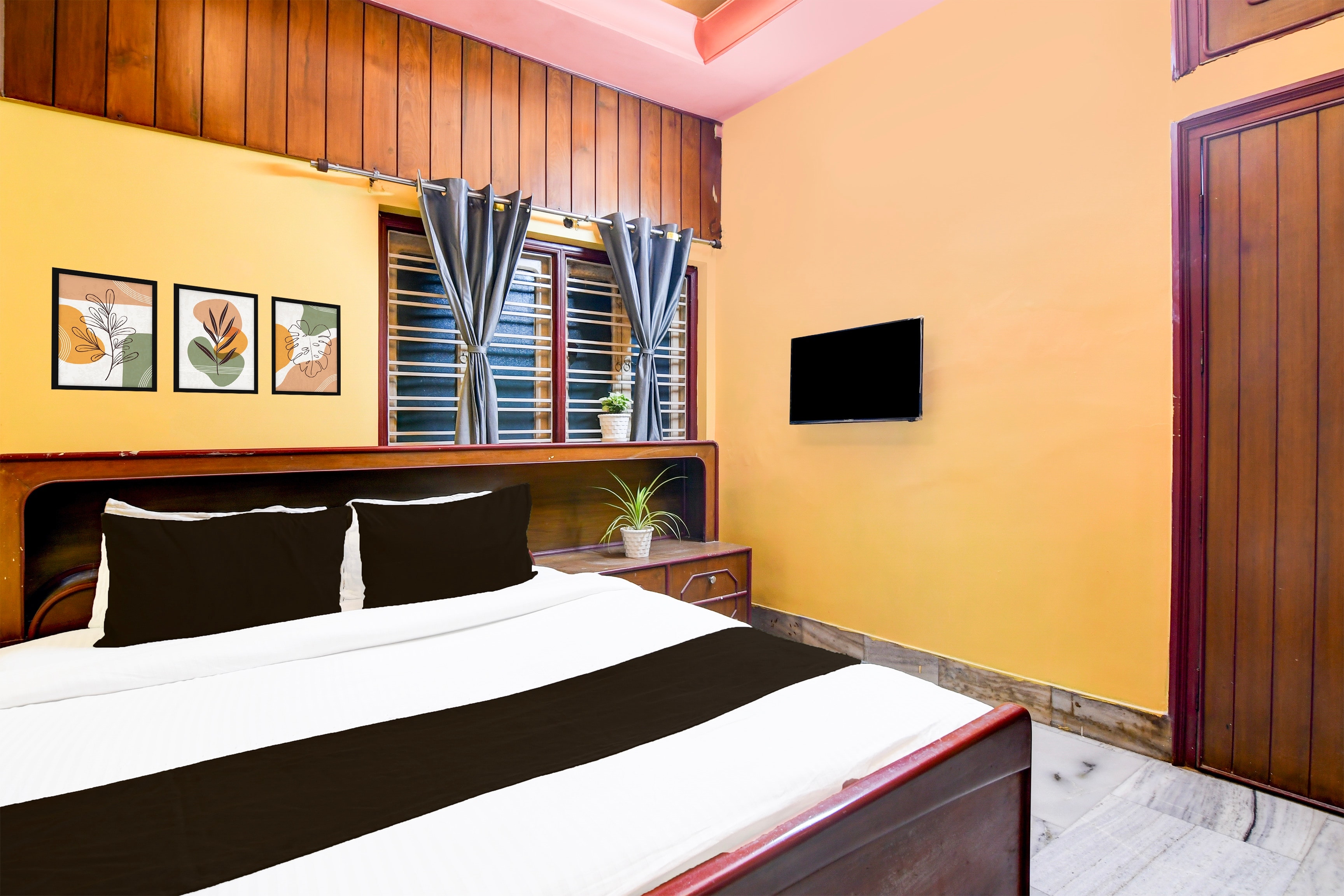 Hotel O ROYAL ROOM HOUSE - Tap to explore photos