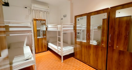 Hoshtel99 - Prime - Stay & Cowork - A Backpacker Hostel Room Type - 1 Bed in 6-Bunk Bed Air-Conditioned Mixed Dorm | (Shared Bathroom) Hoshtel99 - Prime - Stay & Cowork - A Backpacker Hostel Room Type - 1 Bed in 6-Bunk Bed Air-Conditioned Mixed Dorm | (Shared Bathroom)