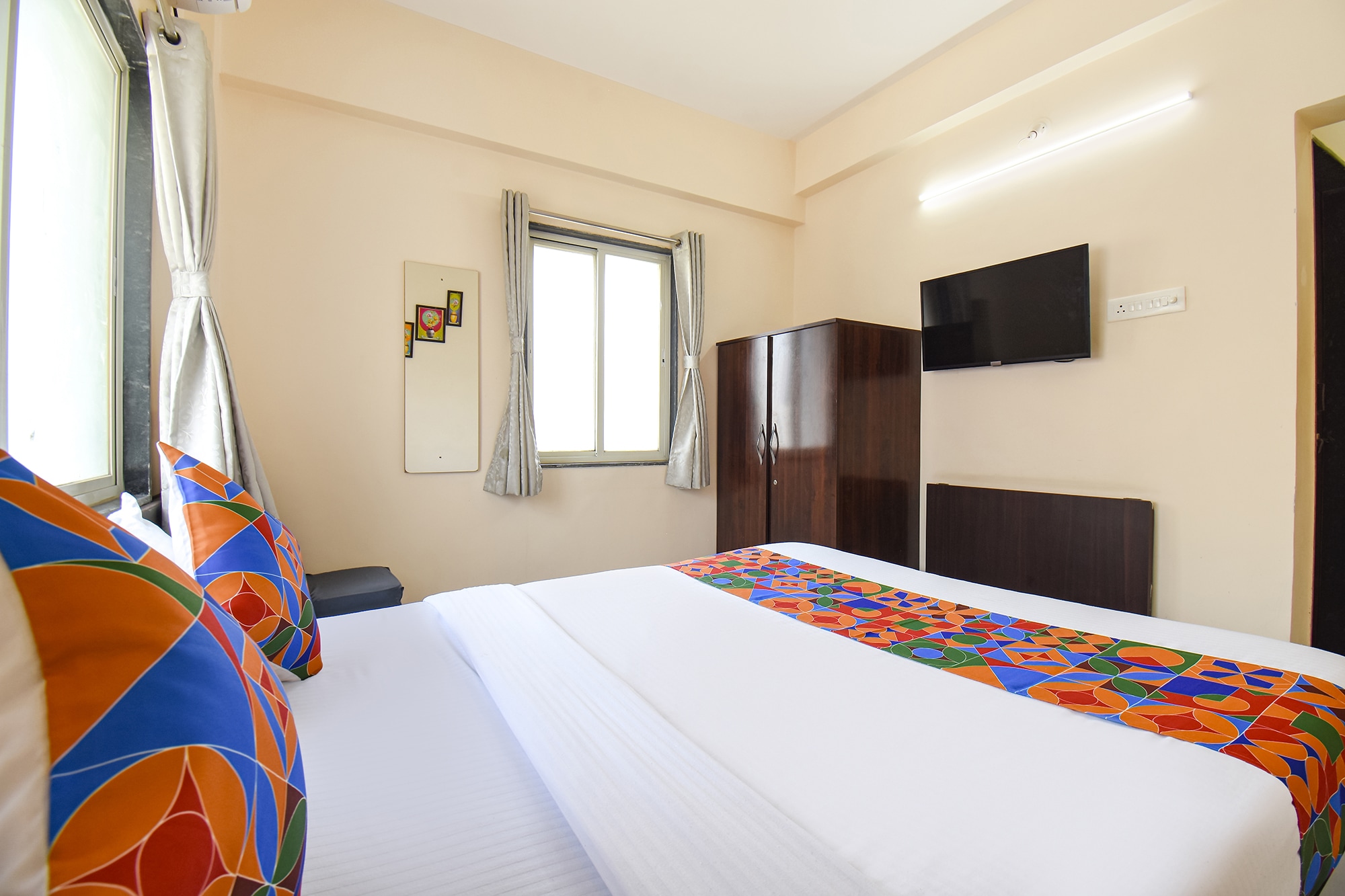 FabHotel Himalay Guest House - Tap to explore photos