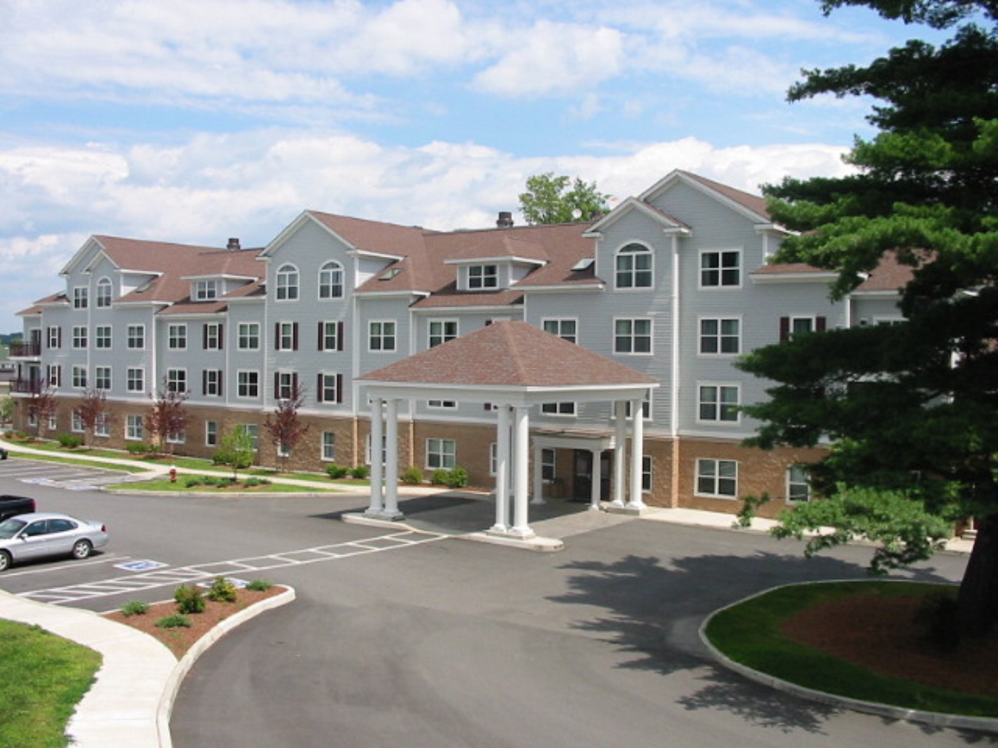 Holiday Inn Express Hotel & Suites White River Junction - Tap to explore photos