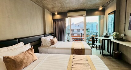 Aspira Central Patong Room Type - Deluxe Twin Room