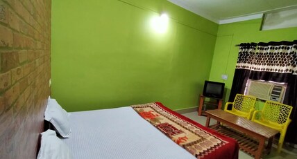 Hotel Anand Room Type - Deluxe Room