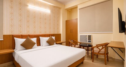 SnapStayz Room Type - Deluxe Room
