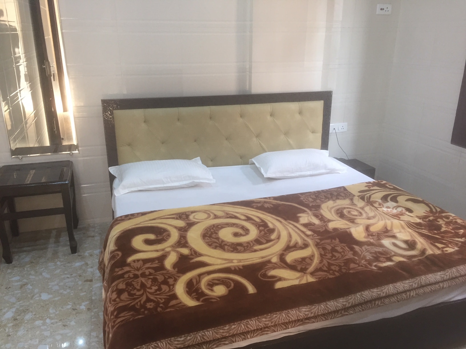 HOTEL NATIONAL RESIDENCY - Tap to explore photos