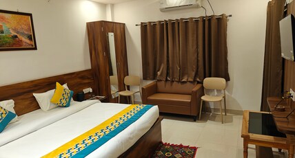 Hotel Parineeta Room Type - Suite with Balcony