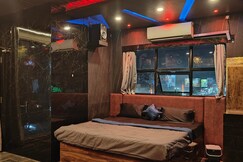 The Hub cafe & Restaurant