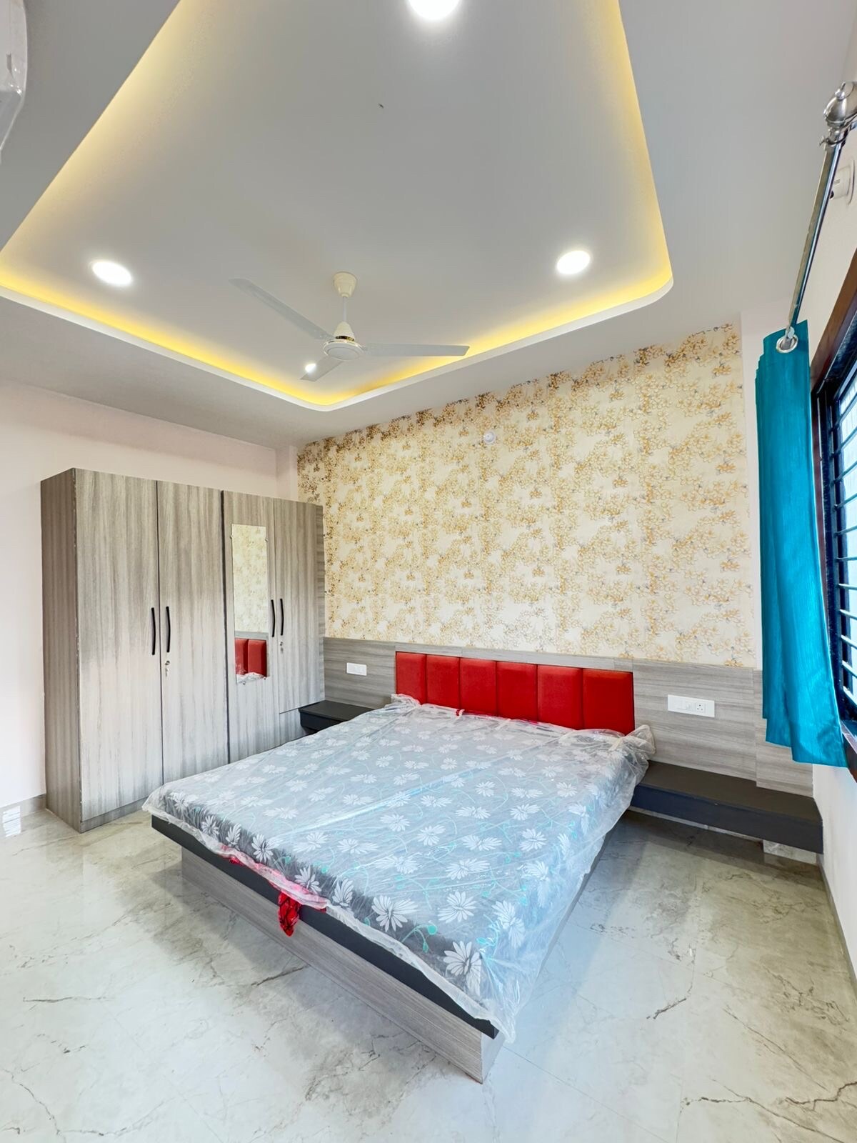 Mahalaxmi properties - Tap to explore photos