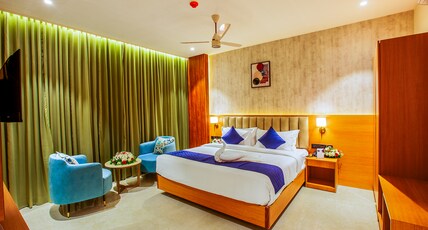 Grand Royal Residency Room Type - Standard AC Room With King Bed
