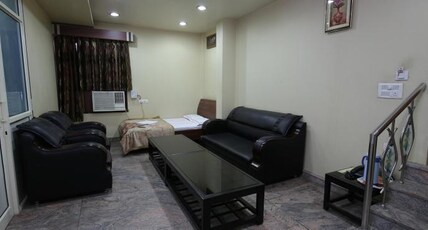 Hotel Anand -1.5km from Jhansi railway station Room Type - Suite Room