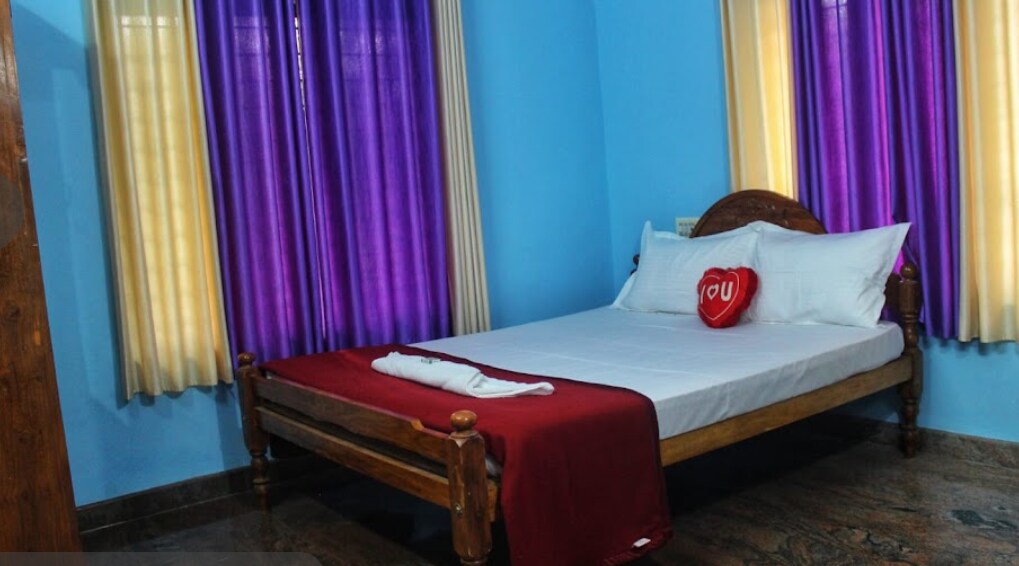 Silver Palace Homestay - Tap to explore photos