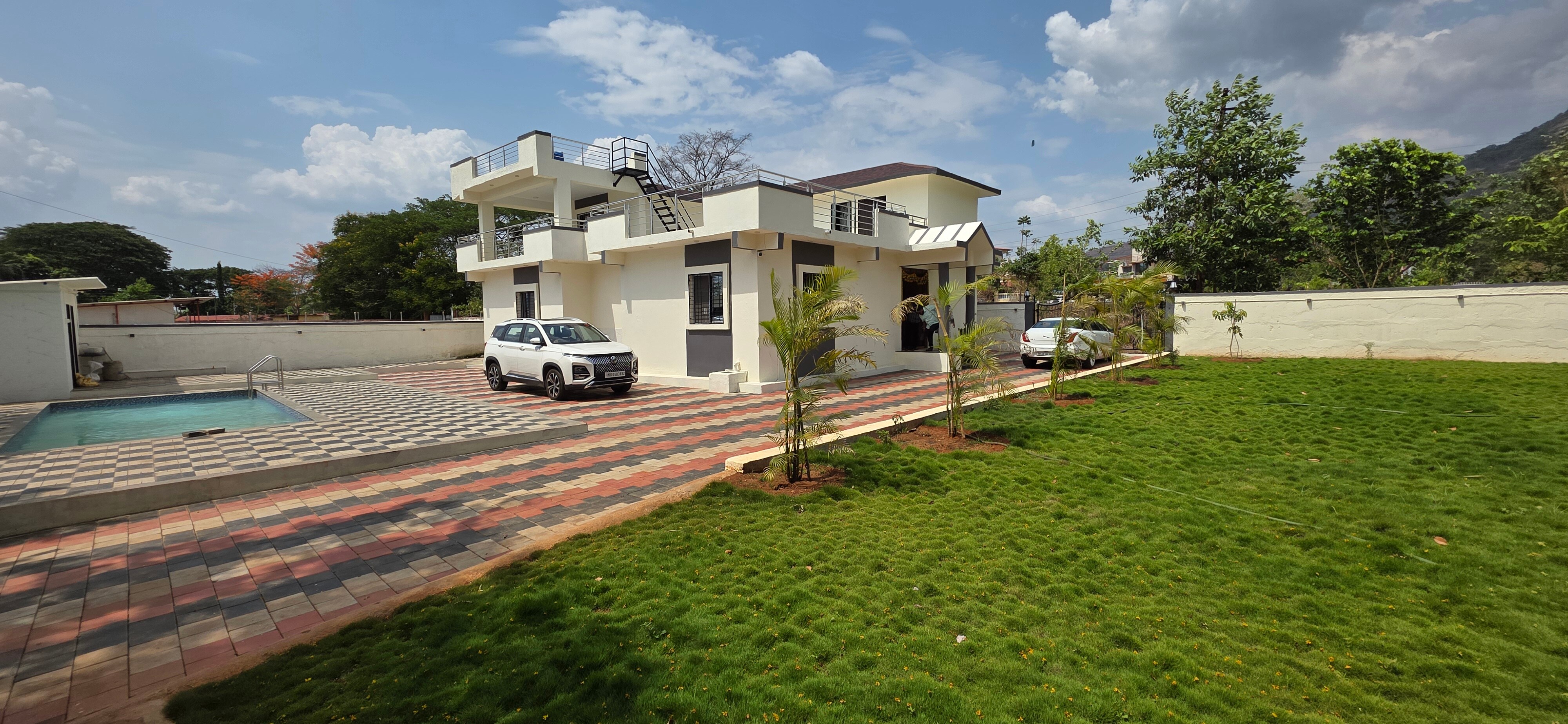 Luxury Villa with Pvt Pool Khopoli - Tap to explore photos