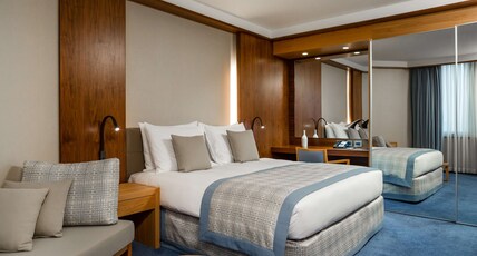 Radisson Blu M'bamou Palace Hotel, Brazzaville Room Type - Junior Suite - River View and Lounge Acces