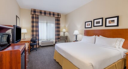 Holiday Inn Express Hotel Vernal Room Type - 1 King Bed Standard Comm Accessible