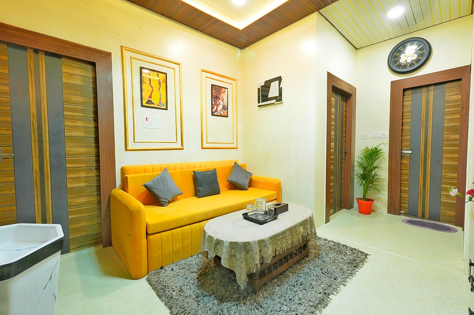 Trijal Homestay Cozy Stay in Kashi - Tap to explore photos