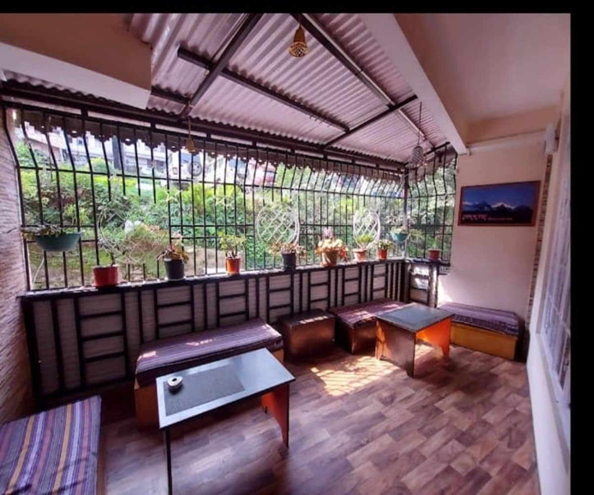 Hotel Jade - Tap to explore photos