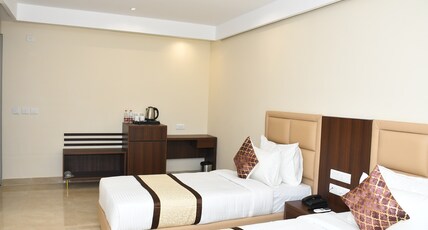 SWAN HOTEL & BANQUETS Room Type - Executive Twin Room