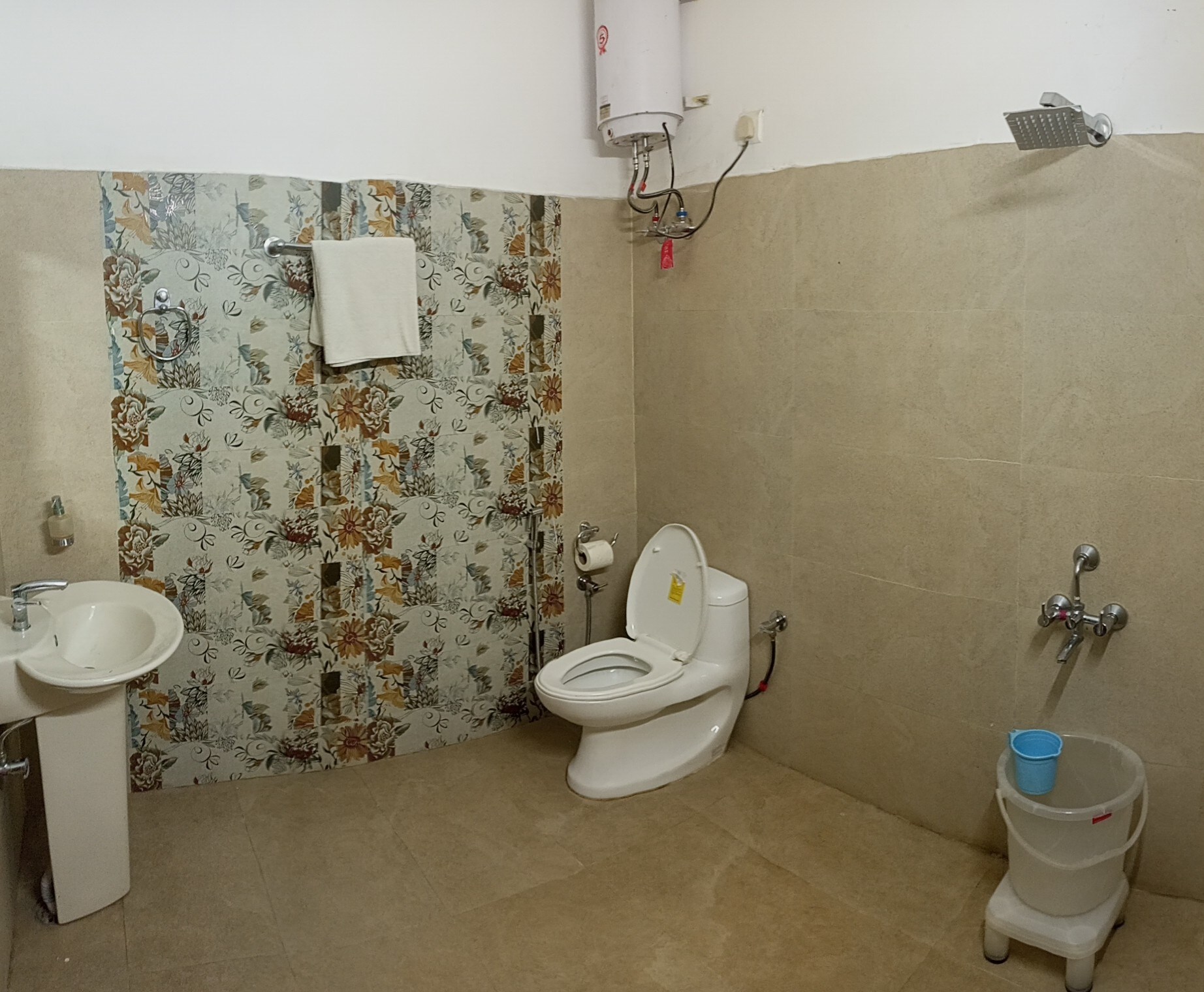 Adarsh villa - Tap to explore photos