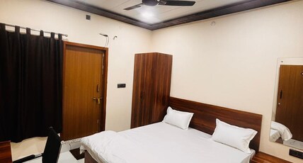 Krishna Residency by Vrindavan Stays Room Type - Deluxe Room
