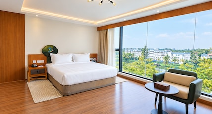 Royal Bishnu Room Type - Deluxe Lake View Royal Bishnu Room Type - Deluxe Lake View