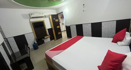 Hotel Grand Father Agra Room Type - deluxe Room with fan
