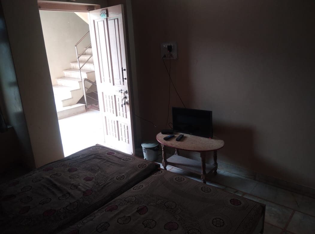 Hotel Shree Nath Palace-Sanchore - Tap to explore photos
