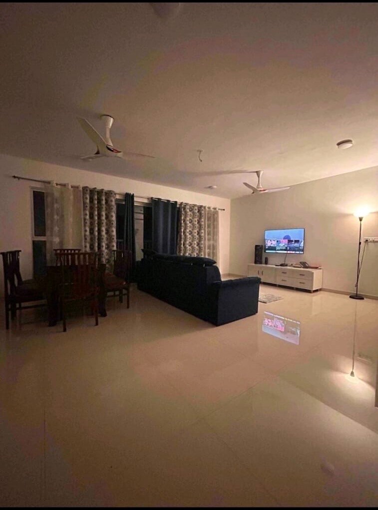 Elegant and luxurious apartment in Thane - Tap to explore photos