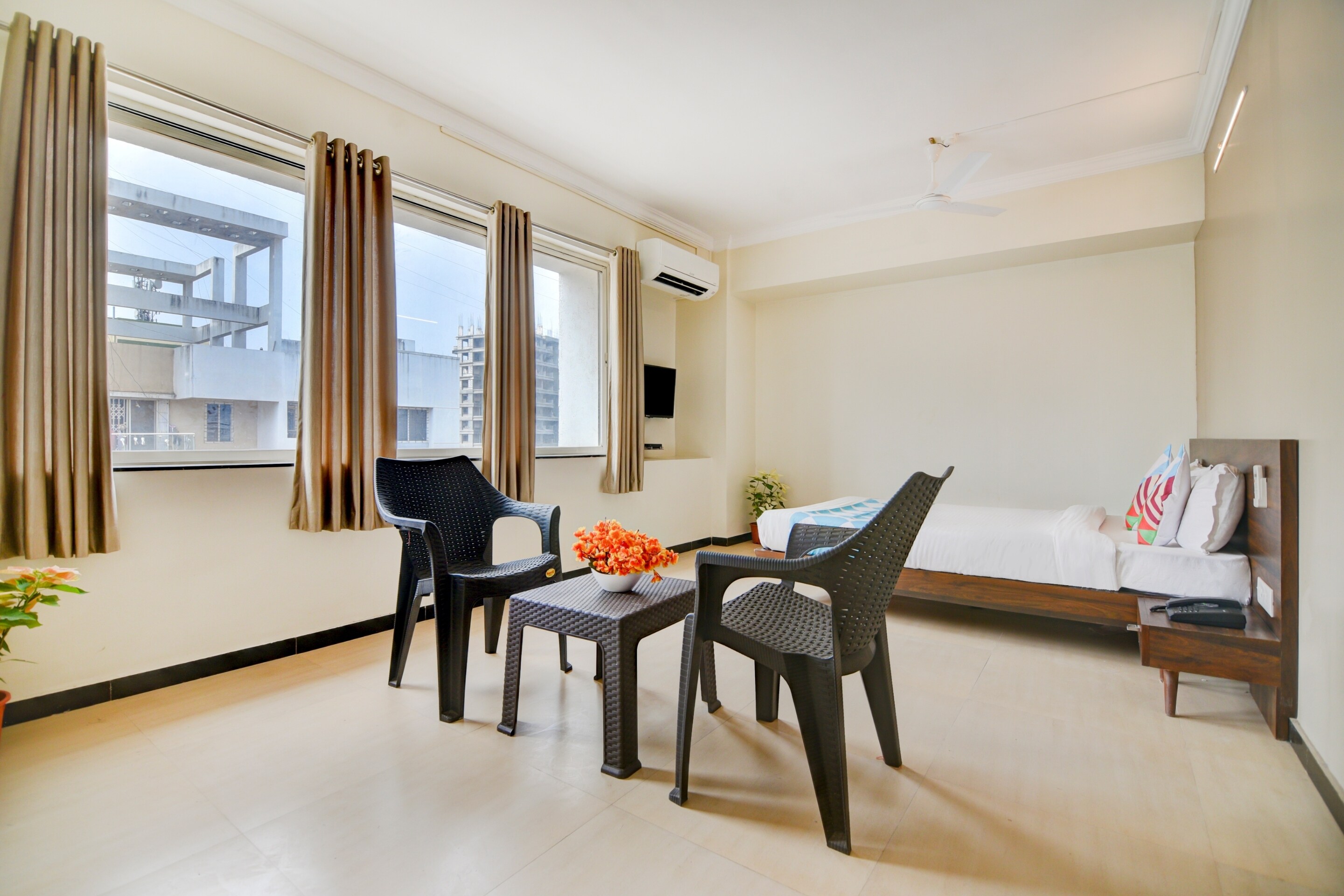 Hotel O Peaceful Stay Keshav Nagar. - Tap to explore photos