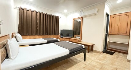 Hotel Rajdhani Room Type - Double AC Twin Room
