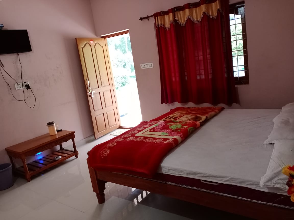 CRYSTAL MOON HOMESTAY - Tap to explore photos