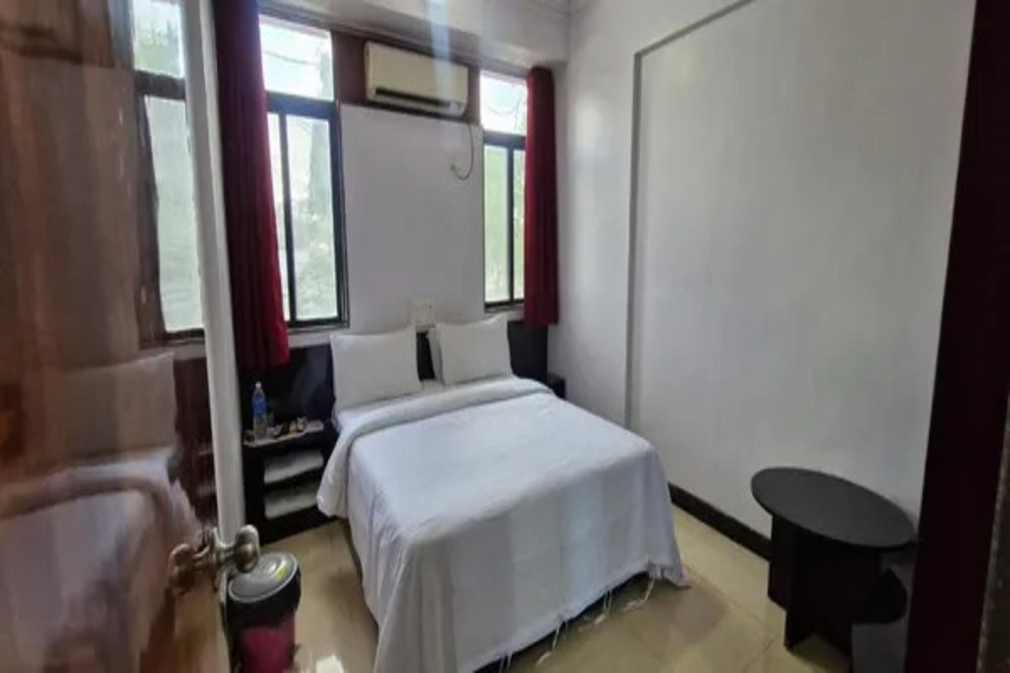 FabHotel Atithi Executive - Tap to explore photos