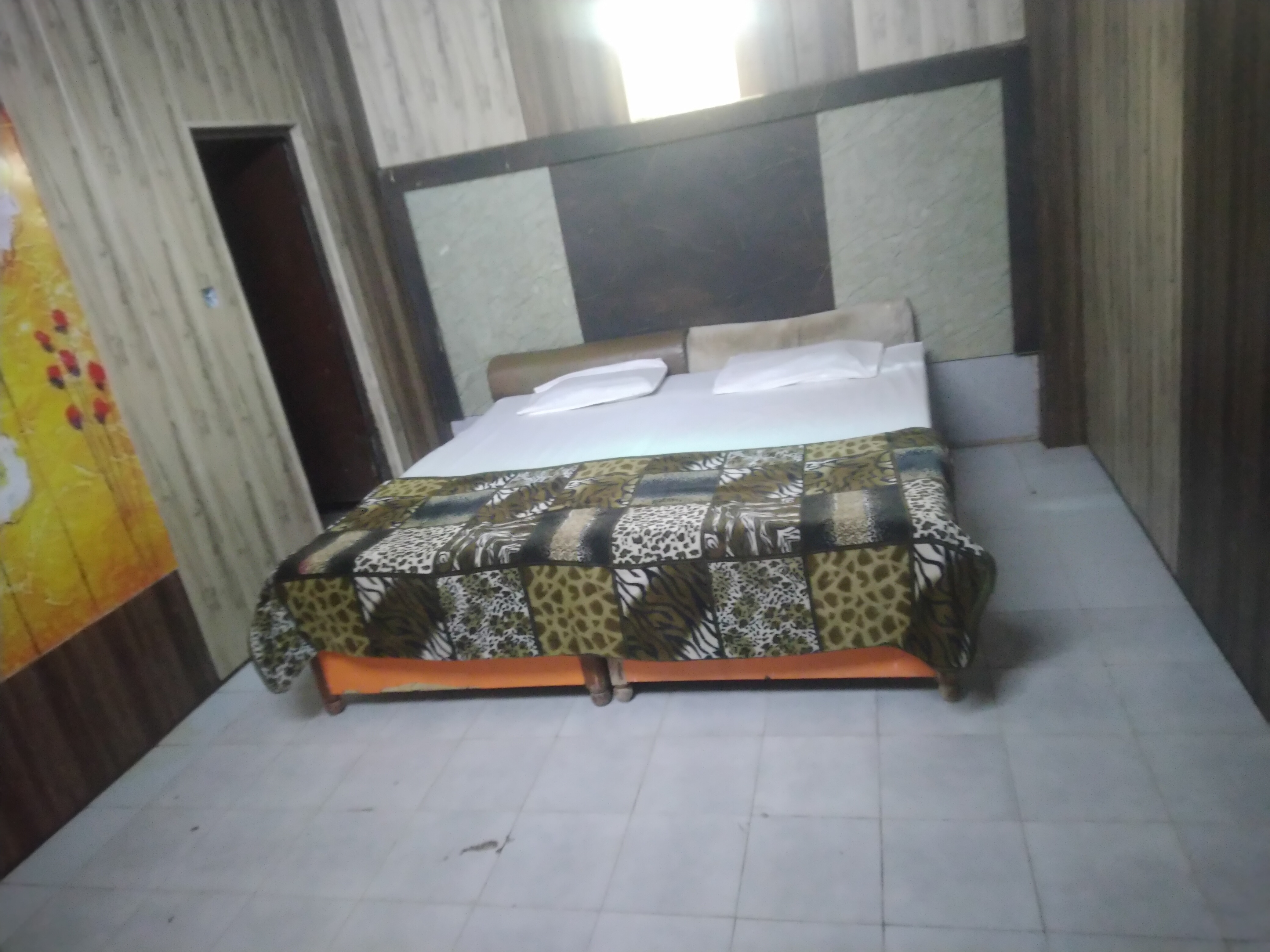 Hotel Narayan Palace - Tap to explore photos