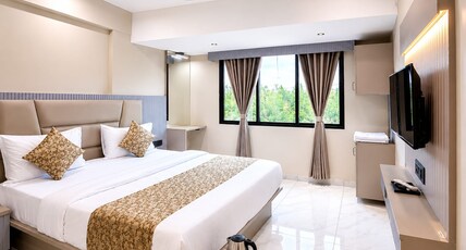 Hotel Royal Empire Room Type - Deluxe Rooms