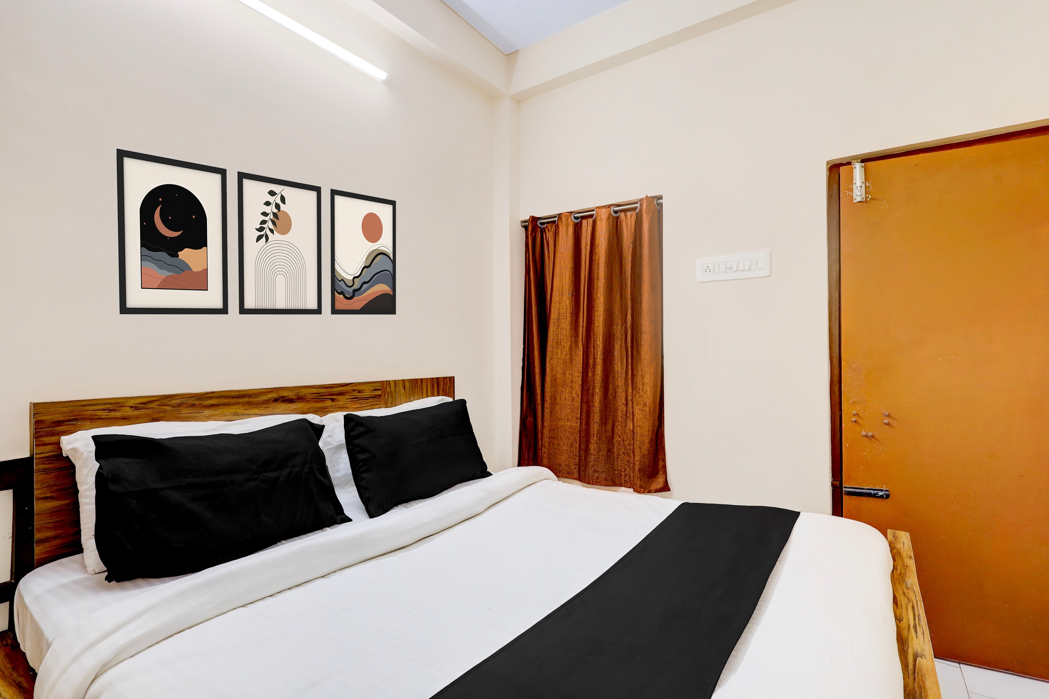 Hotel O Parthasarathyswamy Temple Formerly RKH Inn - Tap to explore photos