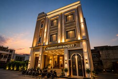 The Chanda's Hotel & Banquet