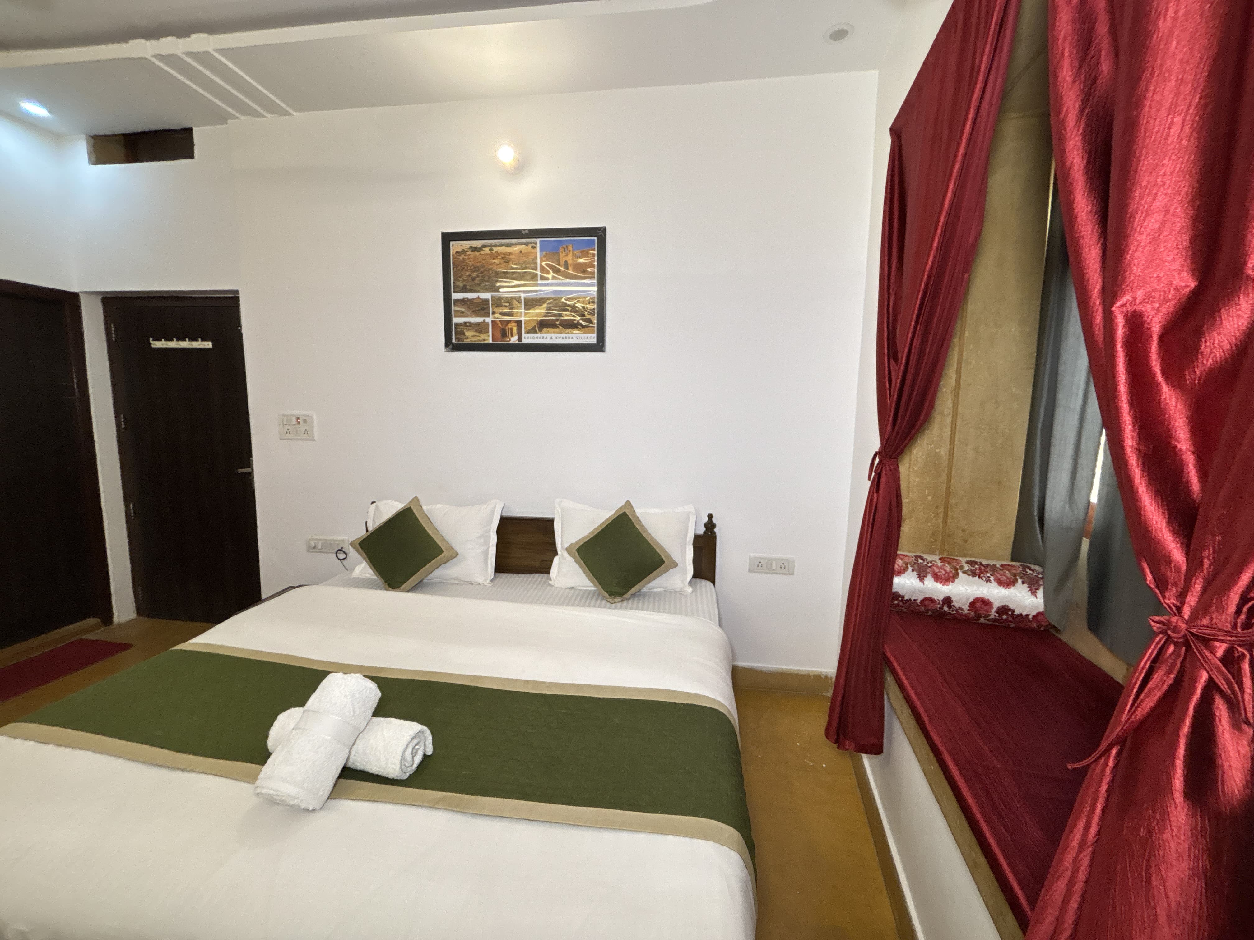 Hotel The Aryan Villa - Tap to explore photos