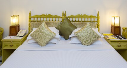Garden hotel : Heritage by HRH Group of Hotels Room Type - Standard Room With Bath Tub
