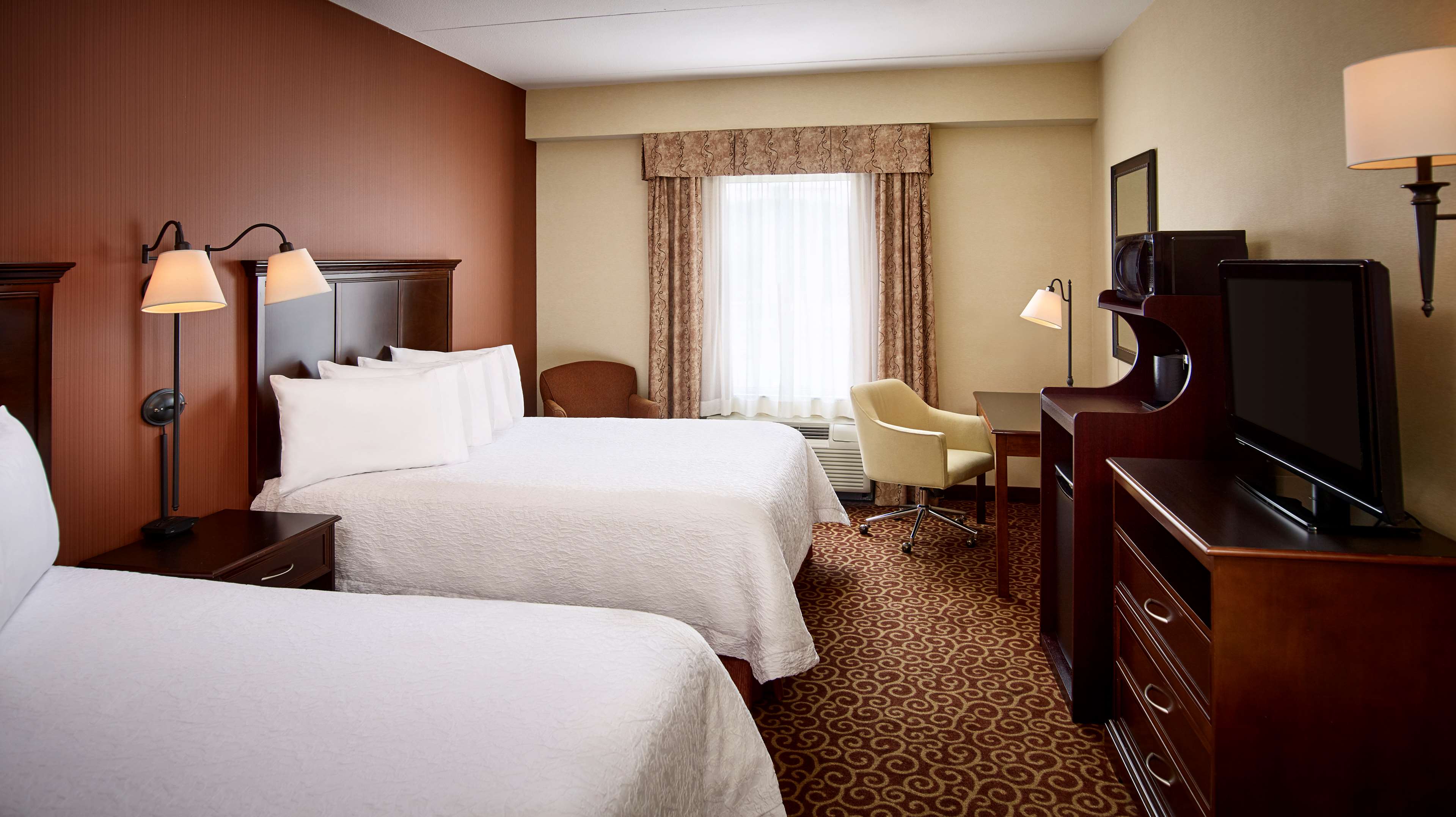 Hampton Inn by Hilton North Bay - Tap to explore photos