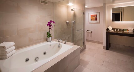 Parc 55 San Francisco - A Hilton Hotel Room Type - SUNSET SUITE - 1 BEDROOM