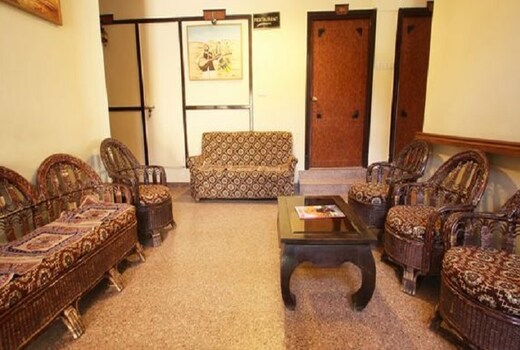 Mahadev Palace (Pure Vegetarian) 