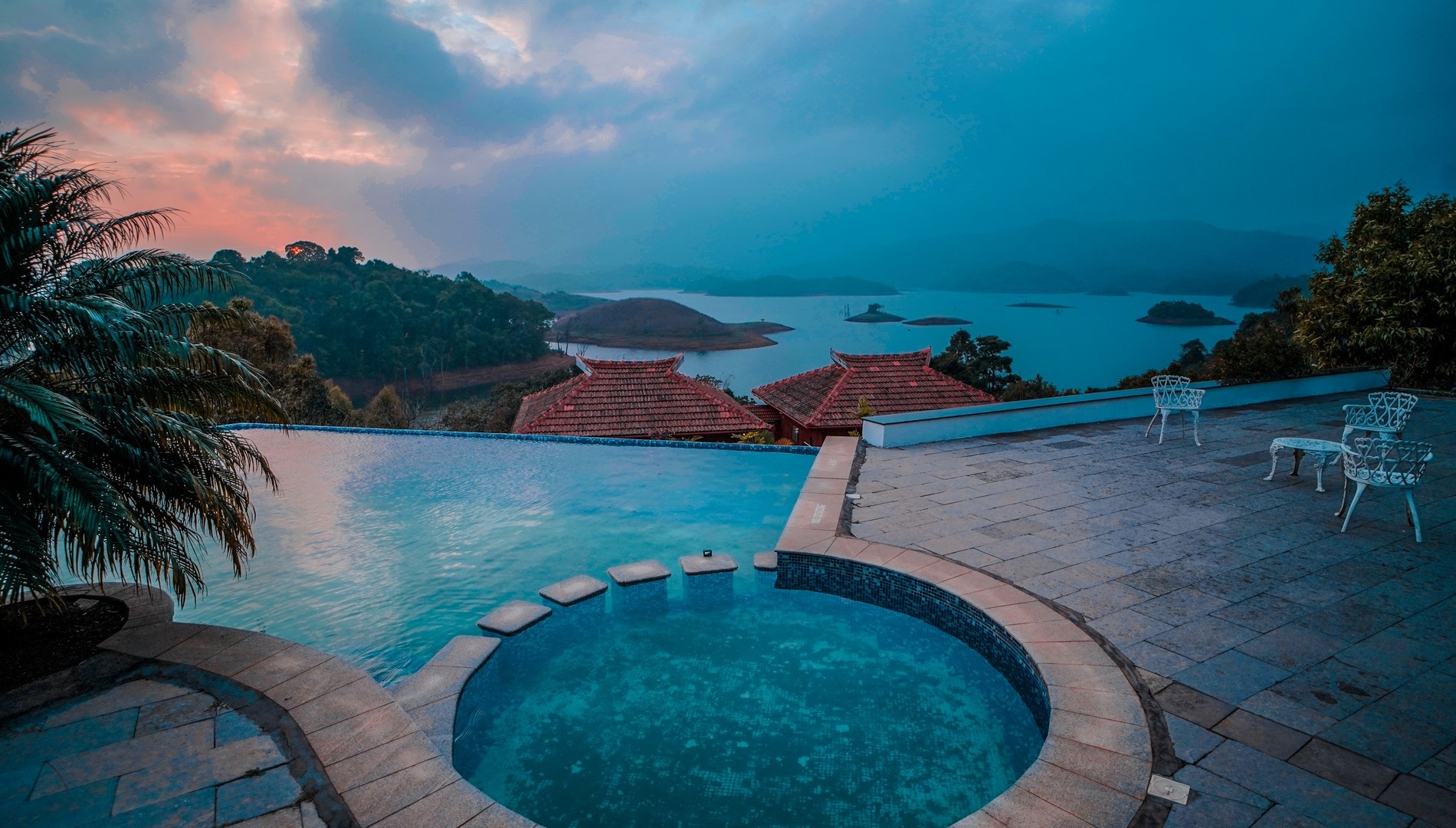 Contour Island Resort and Spa - Tap to explore photos