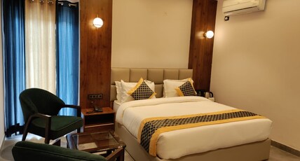 Emerald Suites Room Type - Deluxe Room
