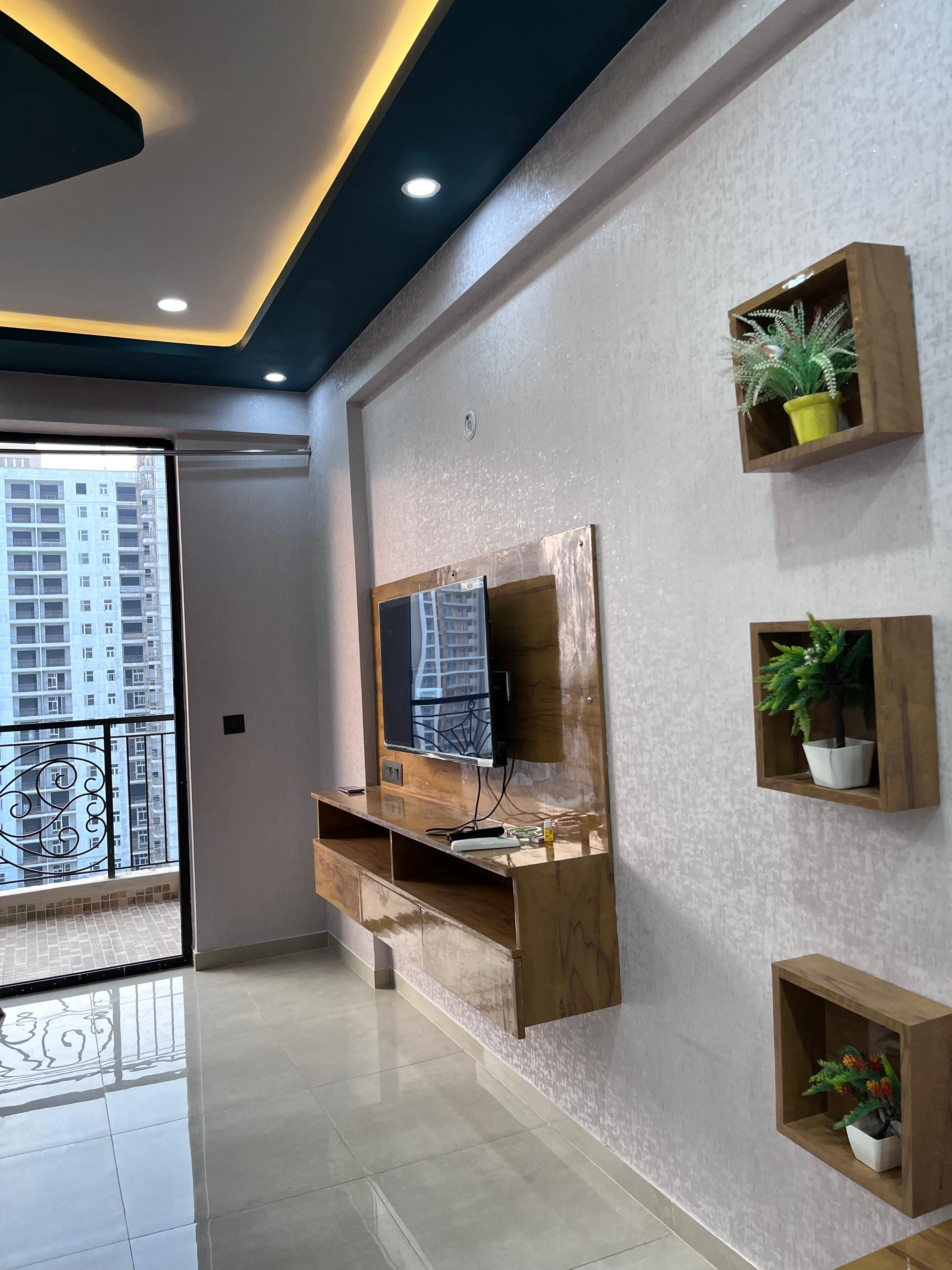 Castle Stay - Tap to explore photos