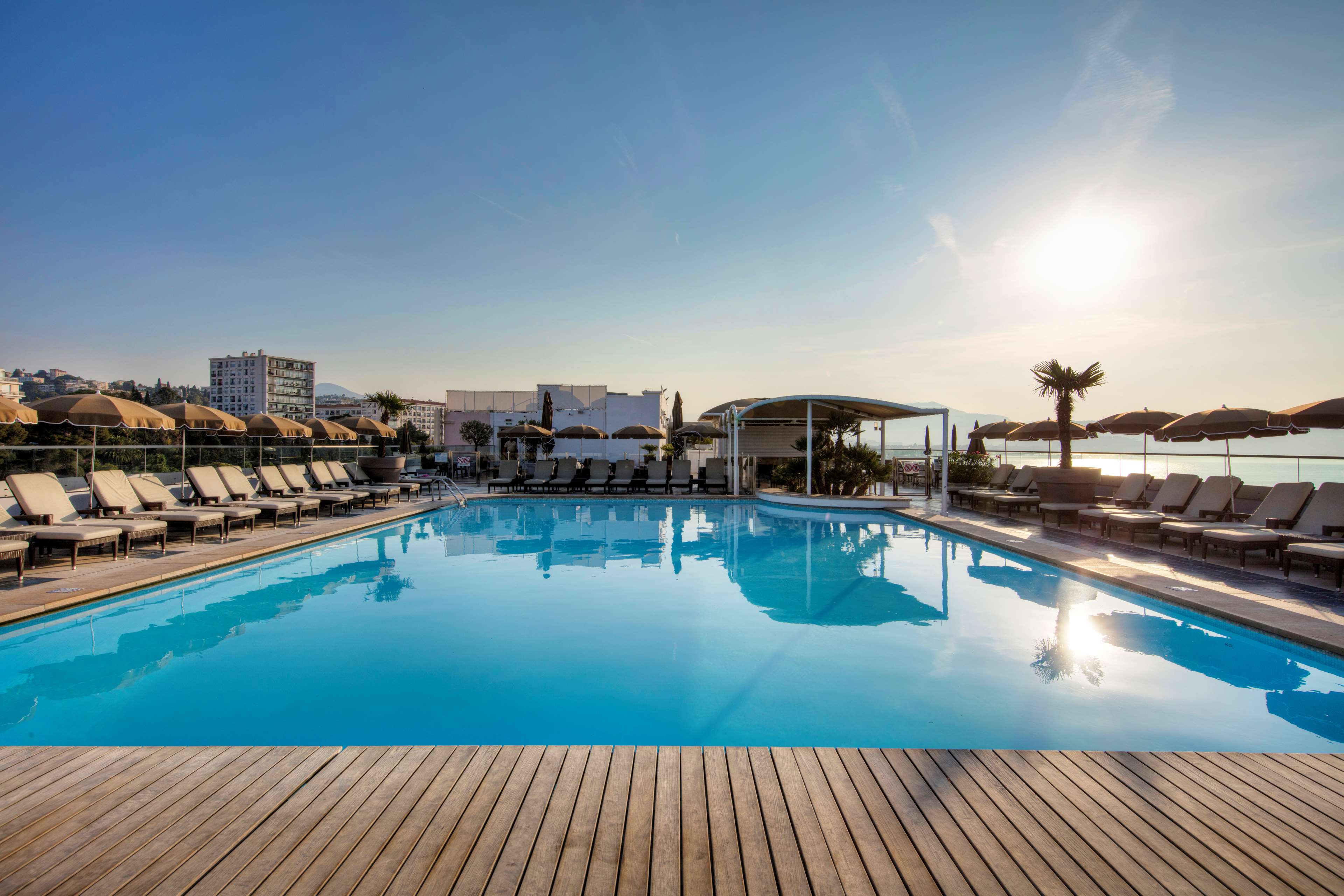 Radisson Blu Hotel, Nice - Tap to explore photos