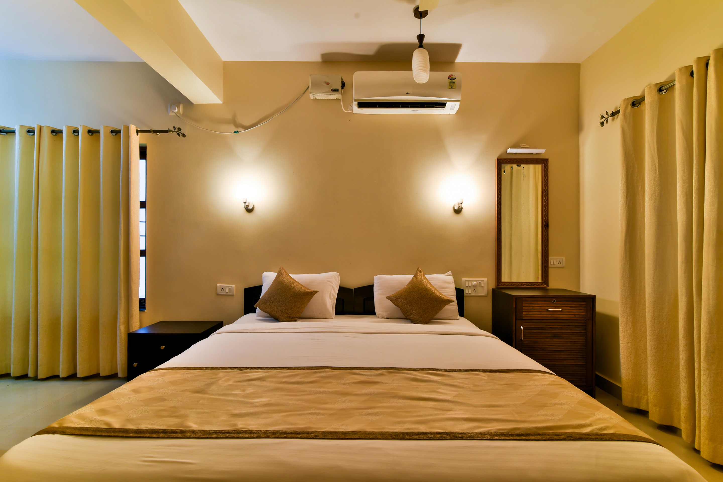 Baga Fantacia Beach Inn - Tap to explore photos
